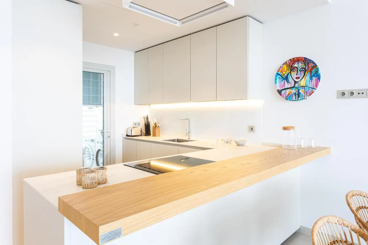 Higueron Rental Med By The Sun فوينخيرولا شقة